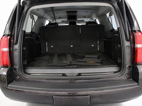 Used 2016 Chevrolet Suburban LT image 31