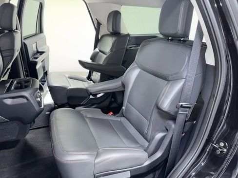 Used 2025 Ford Expedition Active image 27