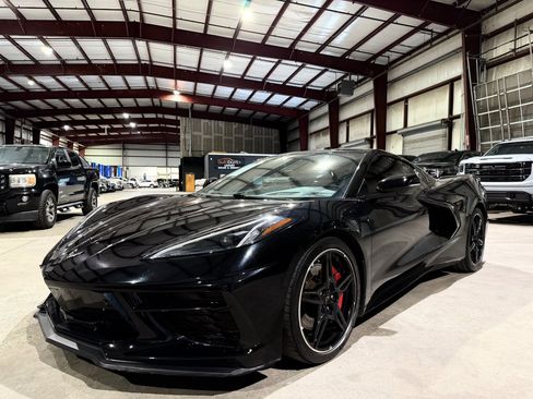 Used 2021 Chevrolet Corvette Stingray Preferred Cpe w/ Z51 Performance Package RWD image 4