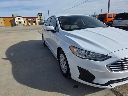 Used 2019 Ford Fusion S image 28