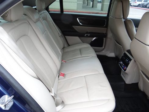 Used 2017 Lincoln Continental Reserve image 25