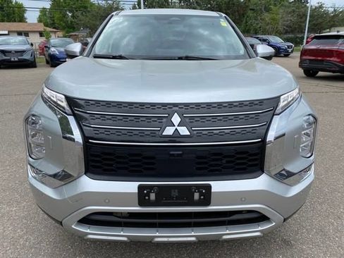 Used 2024 Mitsubishi Outlander 4WD Plug-In Hybrid image 8