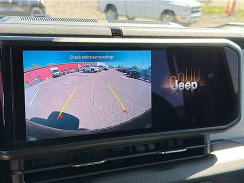 Used 2024 Jeep Wrangler Unlimited AWD/4WD image 20