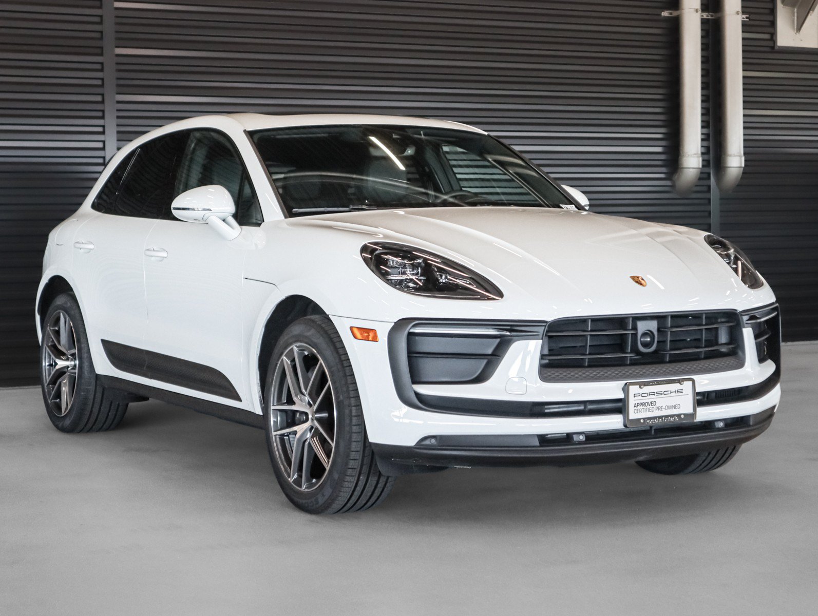Certified 2024 Porsche Macan AWD/4WD image 7