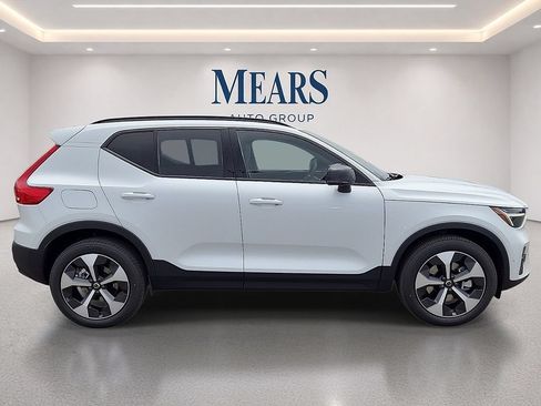 New 2026 Volvo XC40 B5 Plus w/ Protection Package Premier AWD/4WD image 6
