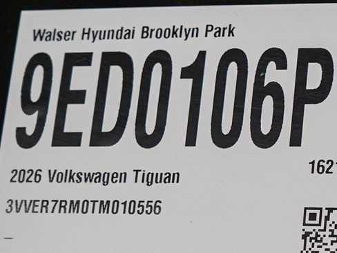 Used 2026 Volkswagen Tiguan SE AWD/4WD image 31