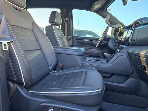 Used 2024 GMC Sierra 2500 AT4X image 14