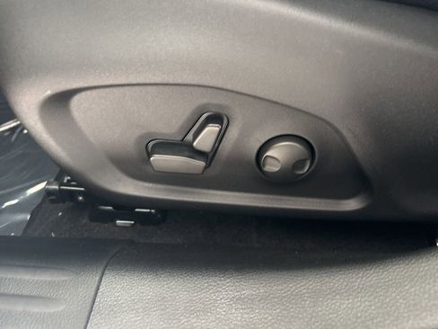 New 2026 Jeep Compass Latitude image 9