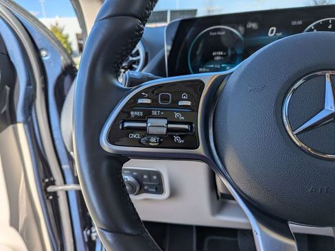 Used 2022 Mercedes-Benz GLA 250 4MATIC image 13