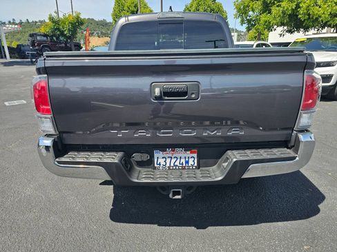 Used 2021 Toyota Tacoma TRD Off-Road AWD/4WD image 3