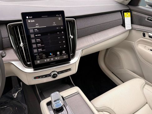 New 2026 Volvo XC90 T8 Ultra w/ Protection Package Premier image 24