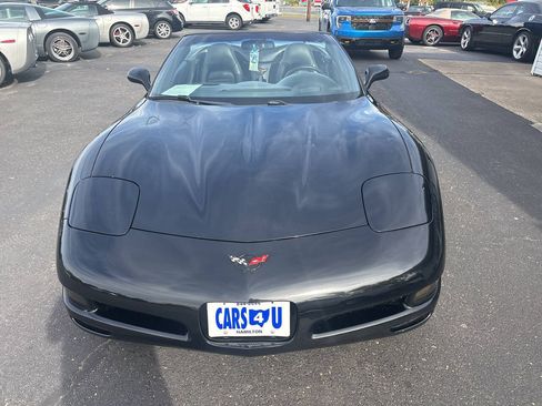 Used 2004 Chevrolet Corvette Convertible w/ Preferred Equipment Group RWD image 2