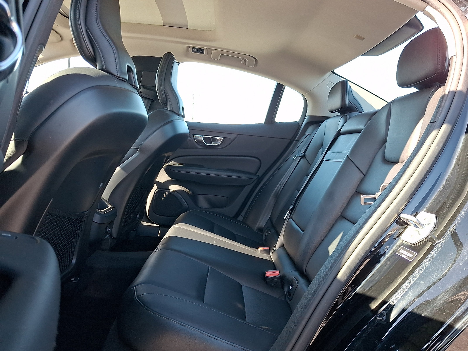 Used 2020 Volvo S60 T6 Momentum AWD/4WD image 10