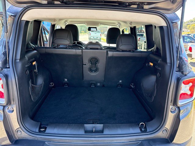 Used 2016 Jeep Renegade Limited FWD image 22