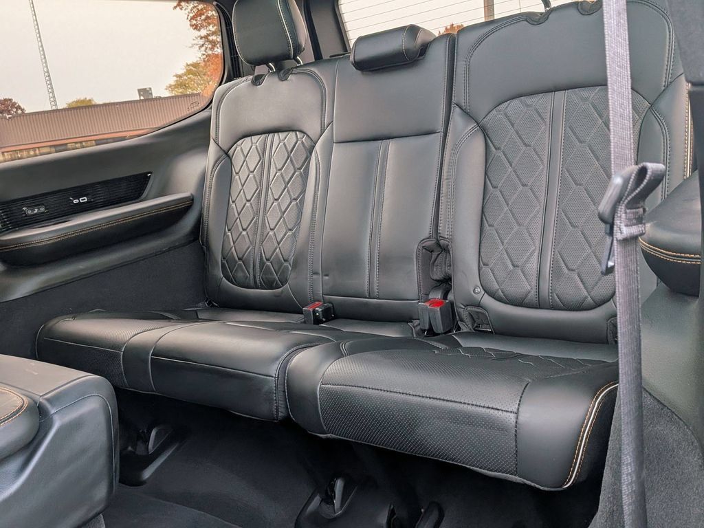 Used 2024 Jeep Grand Wagoneer Series III w/ Rear Seat Video Group 1 AWD/4WD image 23