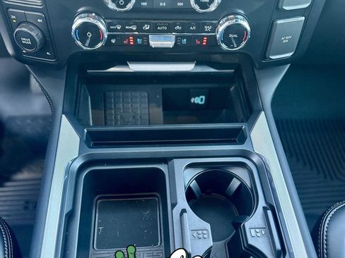 Used 2024 Ford F250 Platinum image 23