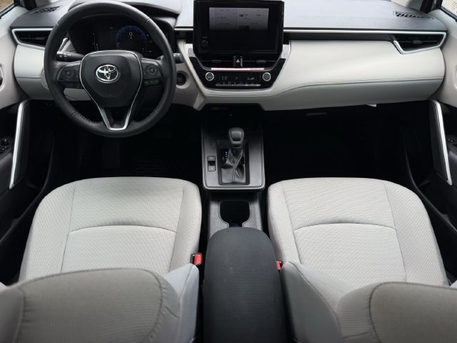 Used 2026 Toyota Corolla Cross LE w/ Moonroof Package FWD image 11