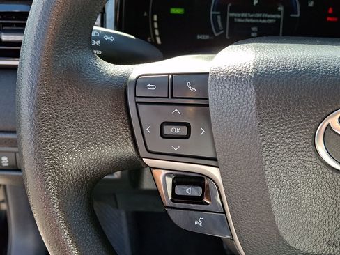 Used 2025 Toyota Camry LE FWD image 25