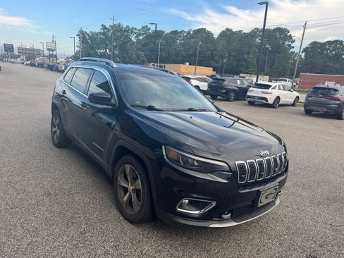 Used 2021 Jeep Cherokee Limited w/ Elite Package FWD image 6