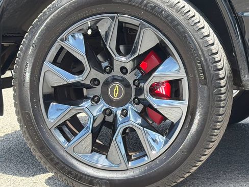 Used 2023 Chevrolet Express 2500 RWD image 5