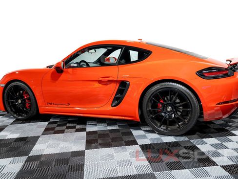 Used 2018 Porsche 718 Cayman S image 3