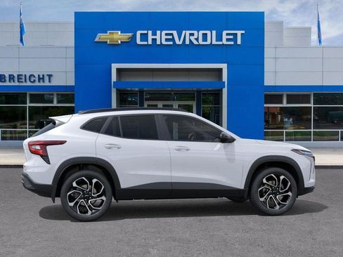 New 2026 Chevrolet Trax RS w/ Sunroof Package FWD image 5