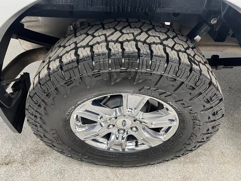 Used 2017 Ford F150 Lariat w/ Equipment Group 502A Luxury image 15