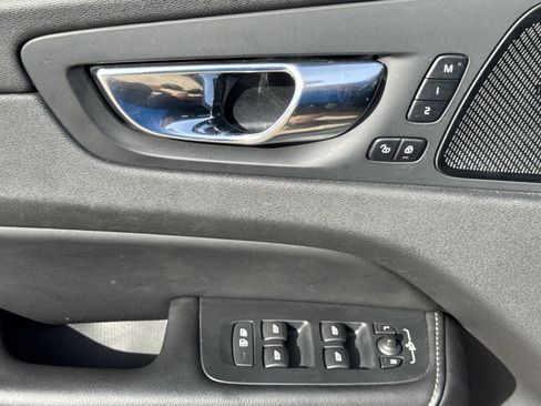 Used 2021 Volvo XC60 T5 Inscription image 19