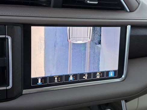 Used 2021 GMC Yukon Denali w/ Denali Premium Package image 28