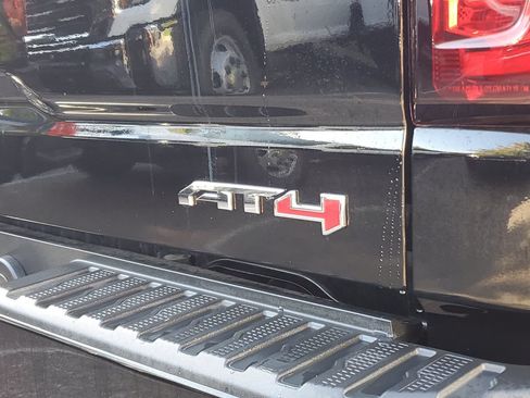 Used 2023 GMC Sierra 1500 AT4 w/ AT4 Premium Package AWD/4WD image 8