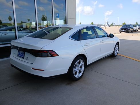 Used 2025 Honda Accord LX image 7