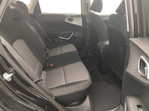 Used 2023 Kia Soul LX image 19