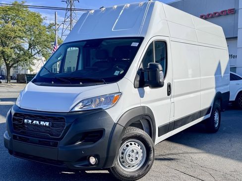 New 2025 RAM ProMaster 3500 w/ Premium Convenience Group image 3