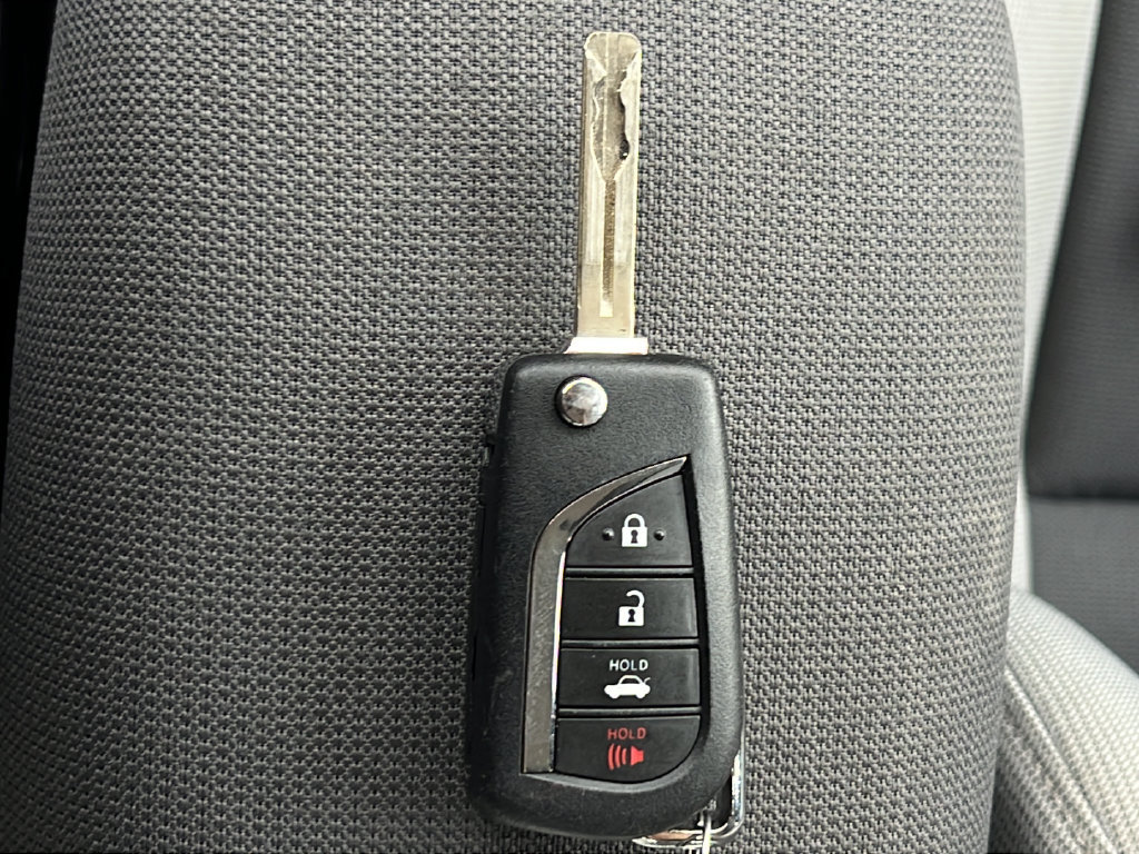 Used 2025 Toyota Corolla LE FWD image 9