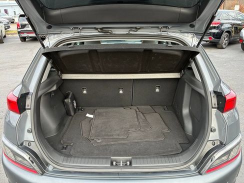 Used 2023 Hyundai Kona Limited image 14