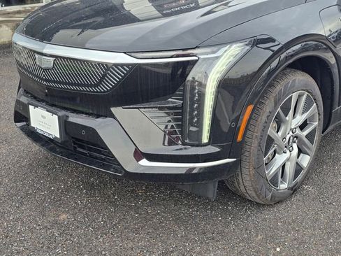 New 2026 Cadillac Optiq Luxury 1 RWD image 10