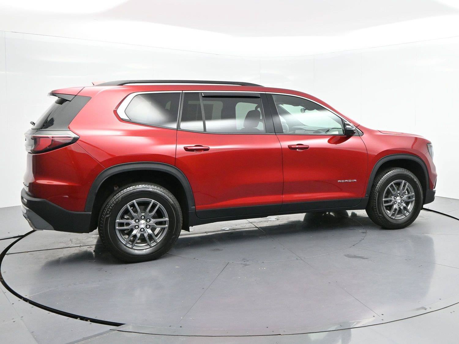 Used 2025 GMC Acadia Elevation FWD image 8