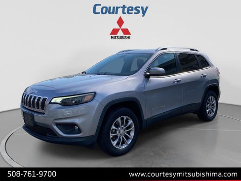 Used 2019 Jeep Cherokee Latitude Plus AWD/4WD image 1