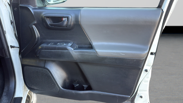 Used 2016 Toyota Tacoma SR RWD image 22