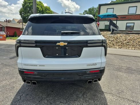 Used 2026 Chevrolet Traverse High Country w/ LPO, Floor Liner Package AWD/4WD image 6
