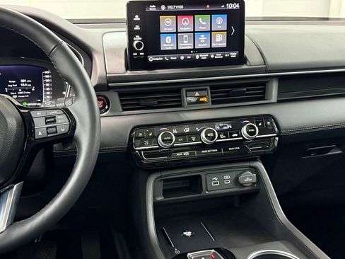 Used 2025 Honda Pilot Elite image 16