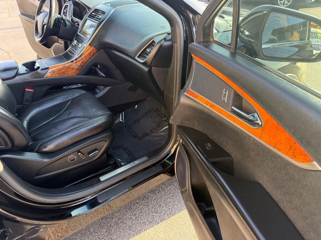 Used 2017 Lincoln MKX Reserve w/ Lincoln MKX Climate Package FWD image 23