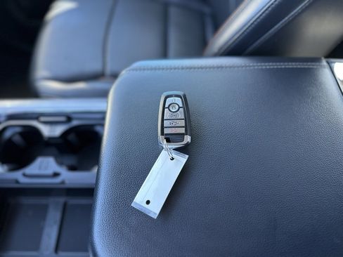 Used 2025 Ford F250 Lariat image 39