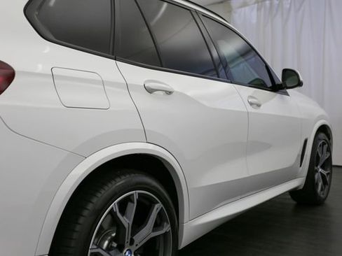 Used 2023 BMW X5 xDrive40i w/ M Sport Package AWD/4WD image 33