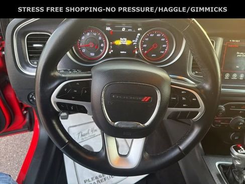 Used 2017 Dodge Charger SXT image 18