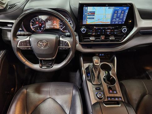 Used 2022 Toyota Highlander Platinum AWD/4WD image 48
