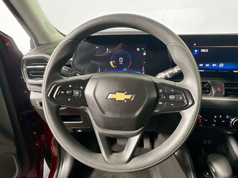 Used 2024 Chevrolet TrailBlazer LS w/ LS Convenience Package FWD image 16