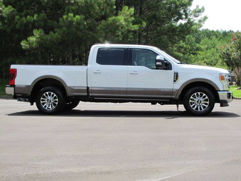Used 2022 Ford F250 Lariat w/ Lariat Value Package image 5