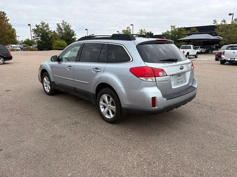 Used 2013 Subaru Outback 3.6R Limited w/ Moonroof Pkg AWD/4WD image 7