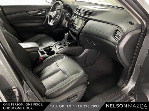 Used 2019 Nissan Rogue SL image 40